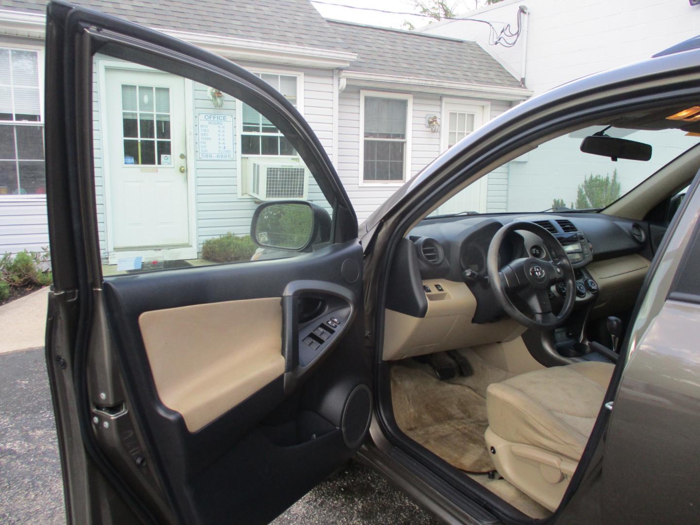 2011 GRAY /tan Toyota RAV4 Base I4 4WD with 3rd Row (2T3JF4DV5BW) with an 2.4L L4 DOHC 16V engine, 4-Speed Automatic transmission, located at 540a Delsea Drive, Sewell, NJ, 08080, (856) 589-6888, 39.752560, -75.111206 - Photo#12